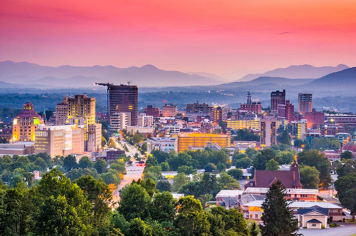SERVPRO® provides Asheville, NC residents and business owners with 24-hour emergency cleanup services for water damage restoration near you, fire damage cleanup, mold remediation, storm cleanup, and construction needs. 